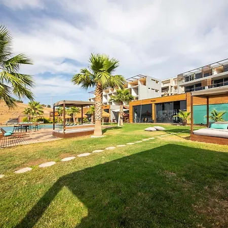 Ravishing Secluded With Shared Pool And Garden In Milas Bodrum ميسيليك