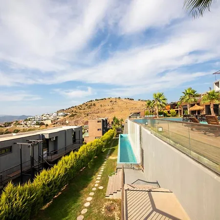 فيلة Ravishing Secluded With Shared Pool And Garden In Milas Bodrum ميسيليك